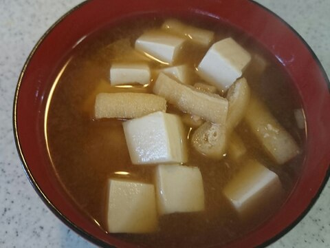 豆腐と油揚げの味噌汁